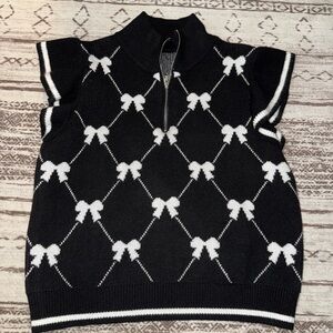 Black and White Bow-Pattern Short Sleeve Knit Sweater